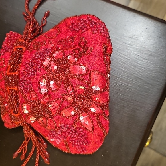 "Eyeful" Vintage Elegant Red Sequin and Beaded Party Clutch, Made in India. - Picture 2 of 13